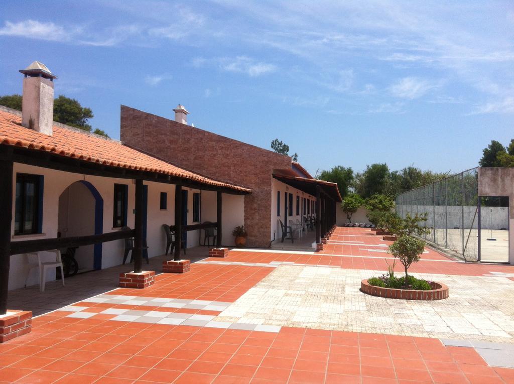 Alentejo Pig Dog Surf Camp Hotel Palhota Екстериор снимка